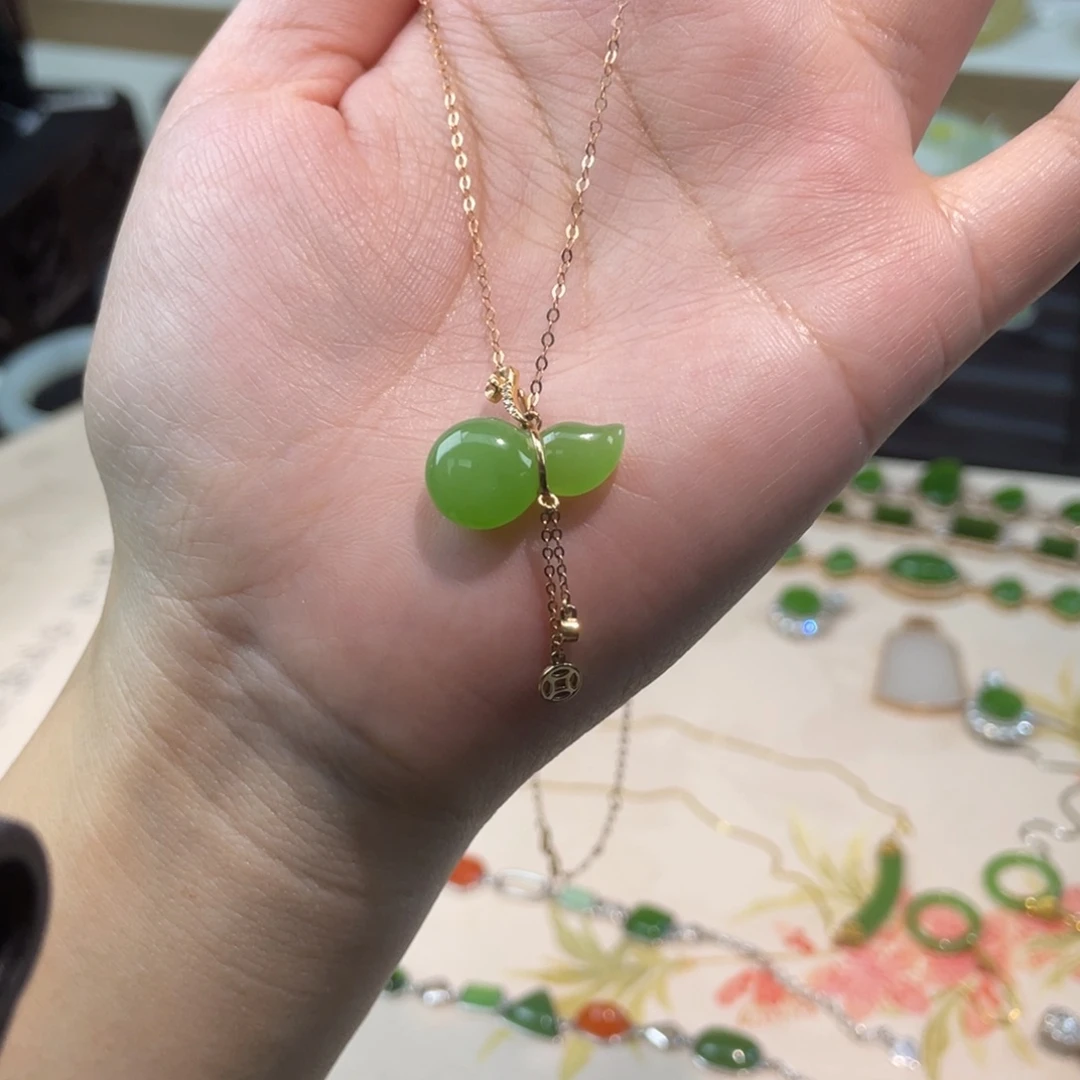 和田玉（碧玉）18K金镶嵌颈饰