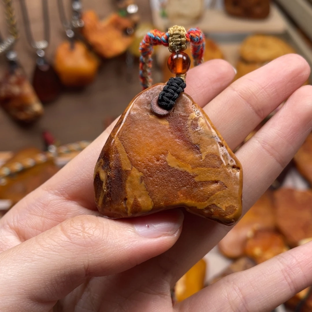 琥珀未镶嵌珠宝奇石