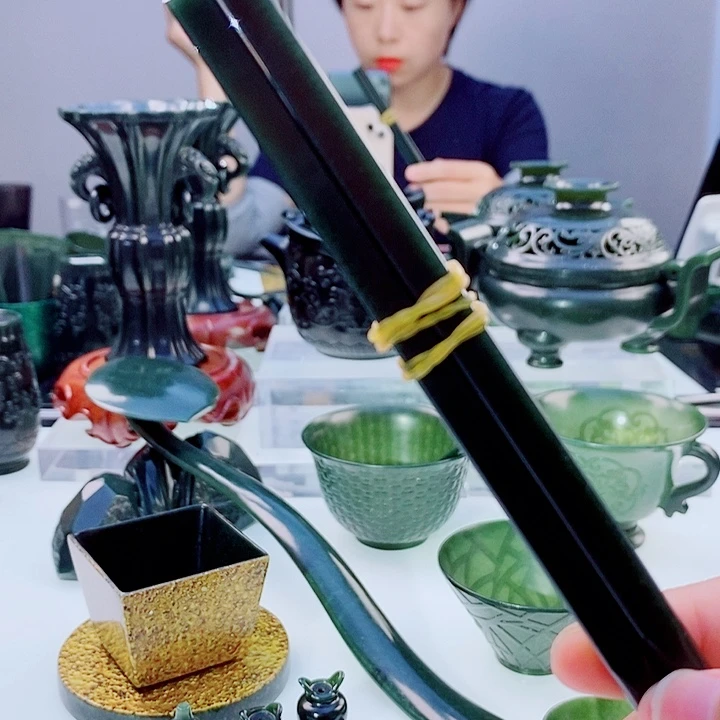 未镶嵌和田玉（青玉）把件微瑕