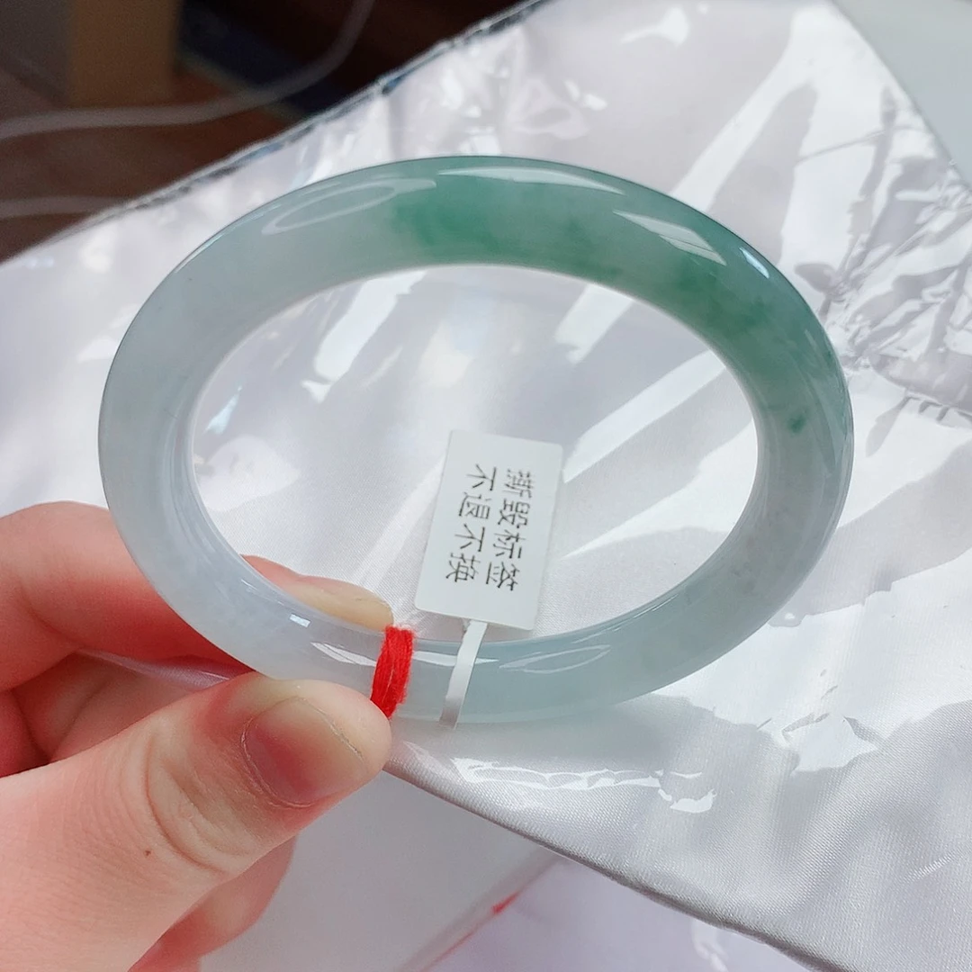 翡翠手镯未镶嵌天然翡翠A货