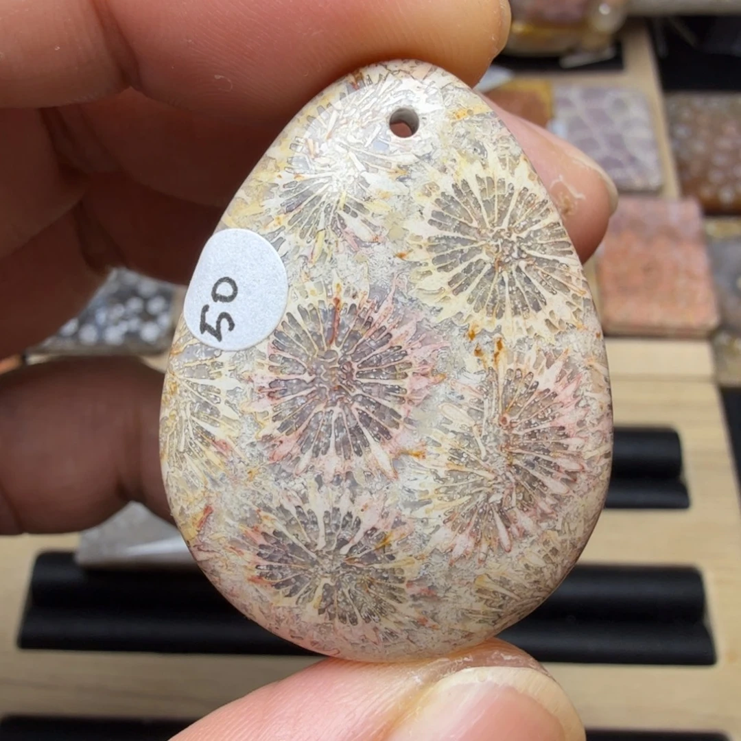 硅化玉未镶嵌纯天然色有机玉石保真色