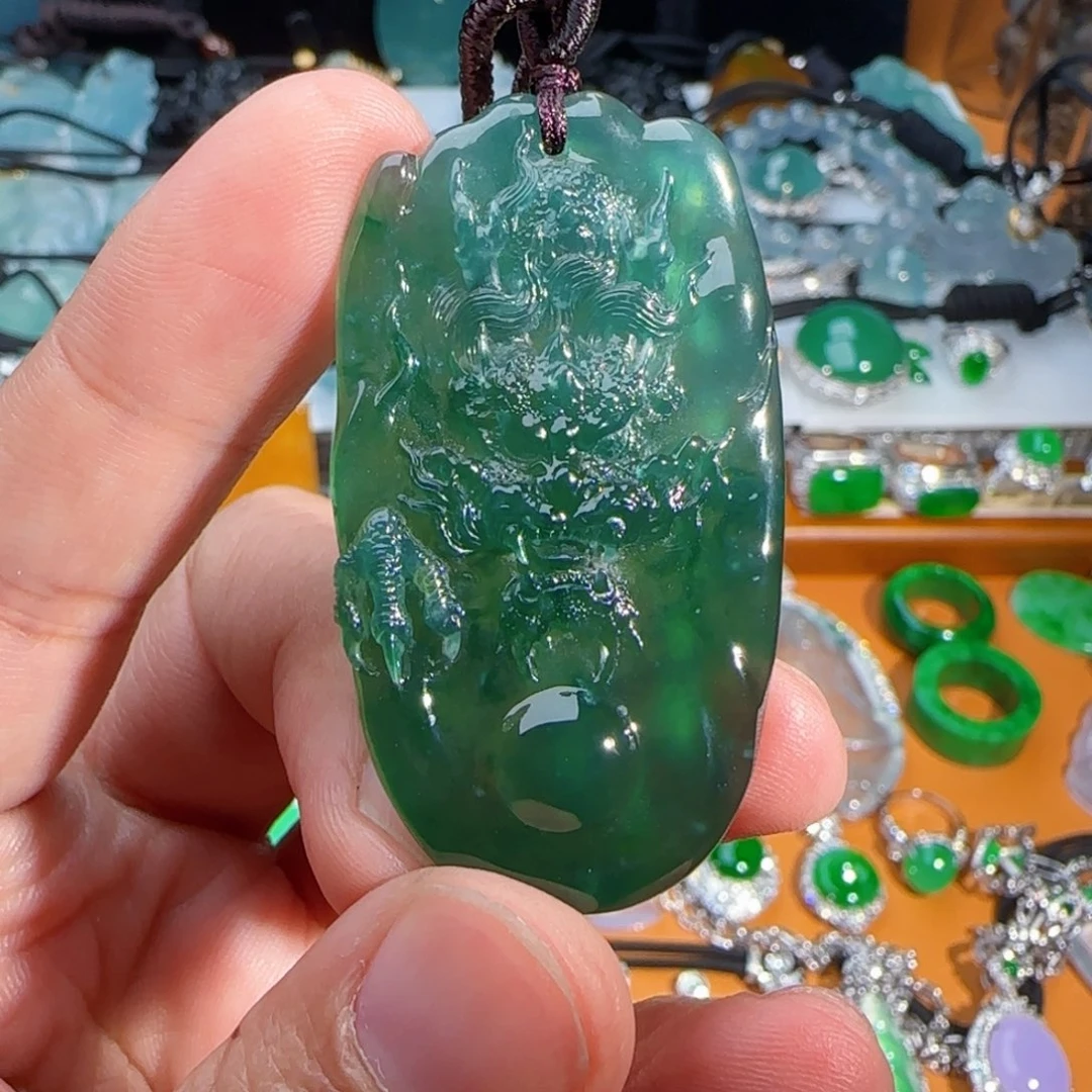 翡翠未镶嵌颈饰贴身小龙牌