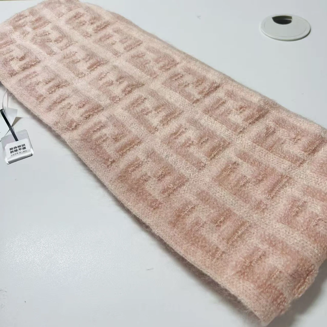 99新 FENDI/芬迪 海囤J/芬迪围巾/20*220/gu88613