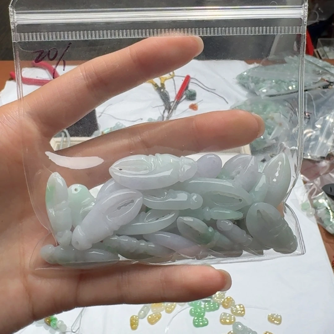 未镶嵌挂件翡翠福利1个，不包邮，拍邮费发货