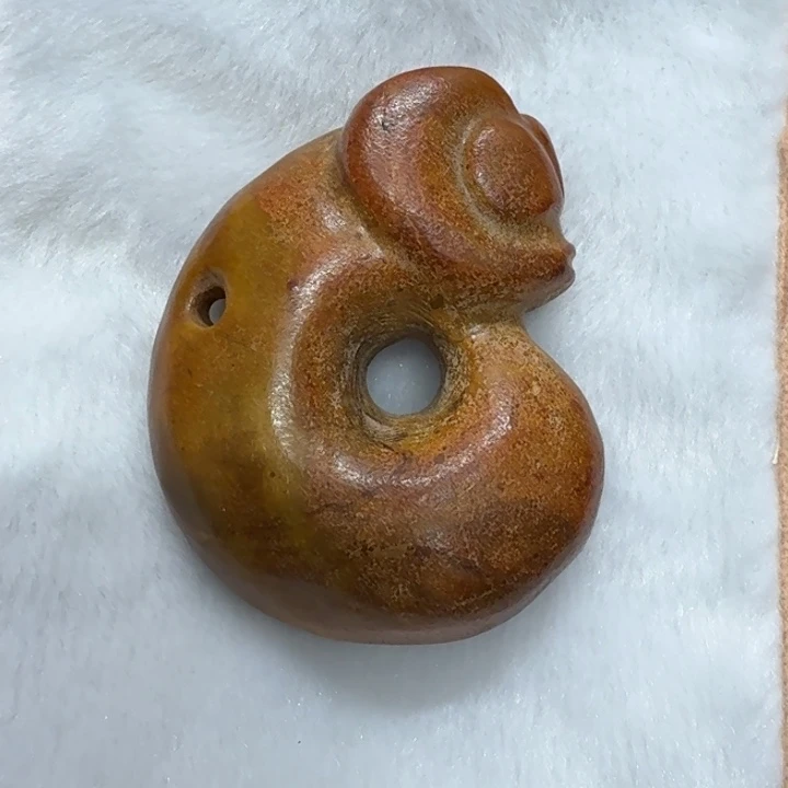 和田玉（糖玉）未镶嵌颈饰和田玉未镶嵌挂件