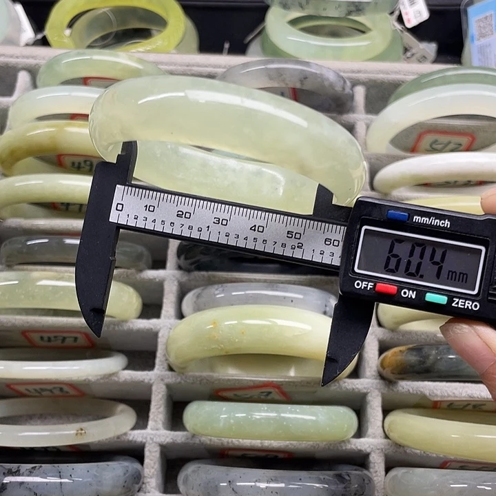 蛇纹石玉未镶嵌手镯481