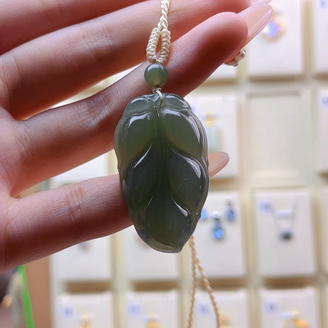 芮***芮和田玉未镶嵌吊坠(赠链)