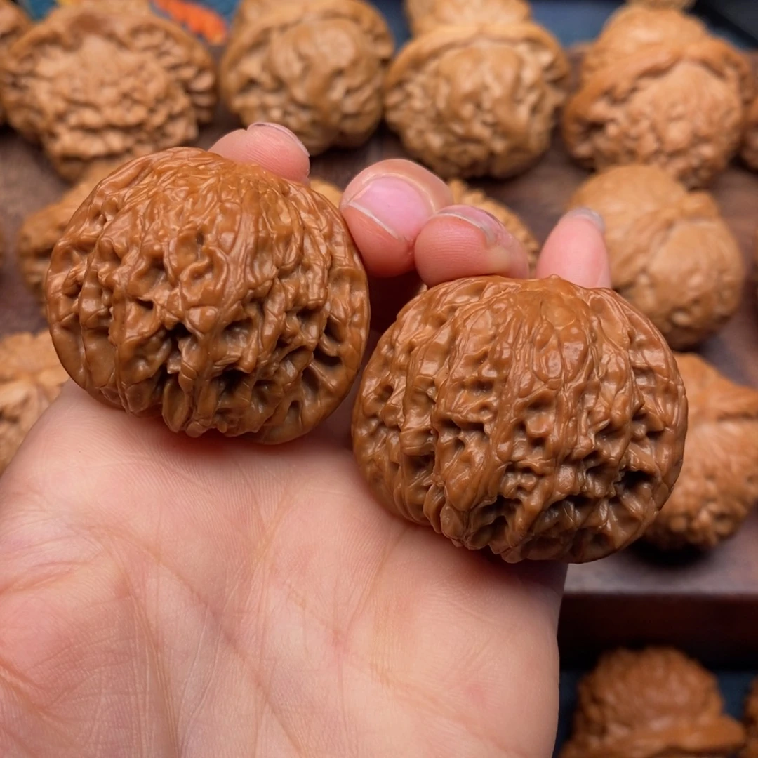 文玩核桃吊坠39全品，山地正磨