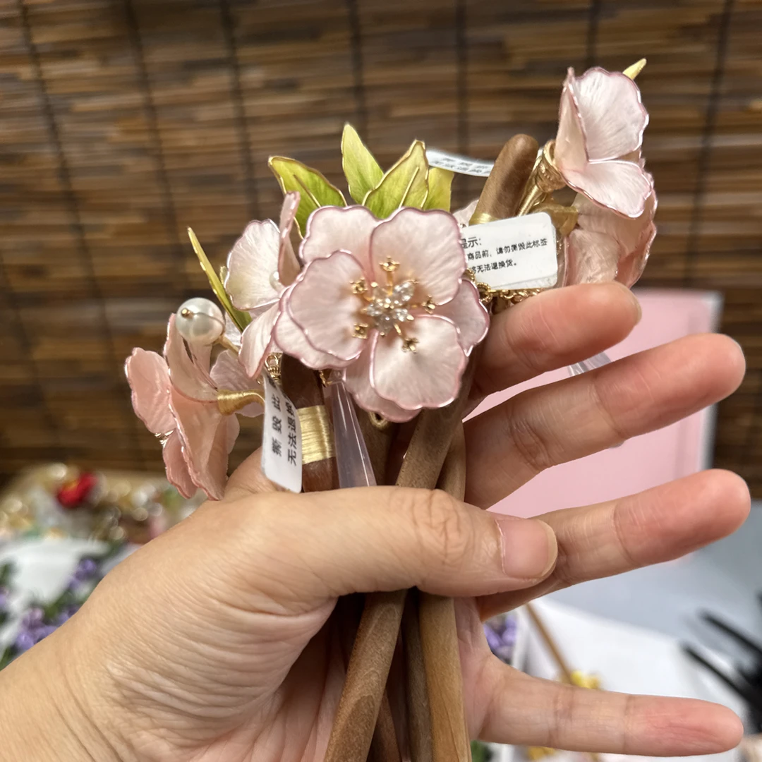粉色牡丹彩色绒花特色手工掐丝绒花桃木发簪