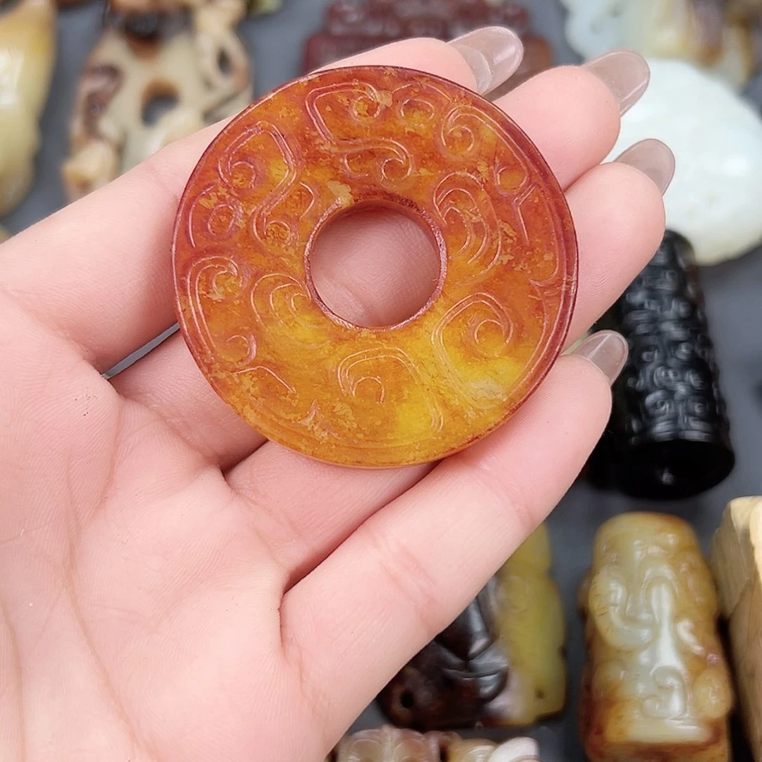 和田玉颈饰未镶嵌曾*发