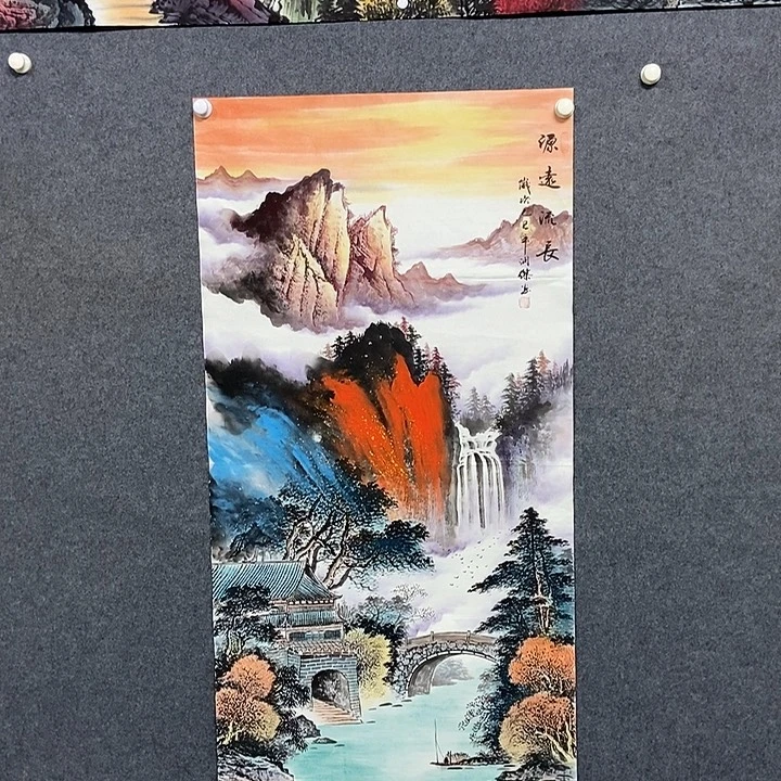 国画四尺泼彩山水一幅