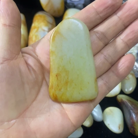 未镶嵌和田玉（糖玉）车挂