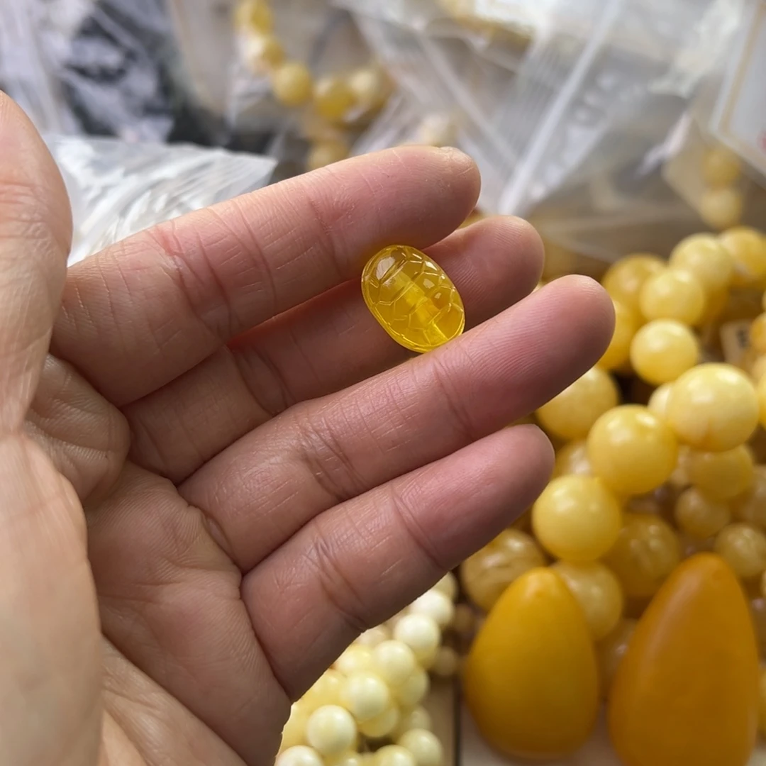 琥珀珠宝奇石未镶嵌