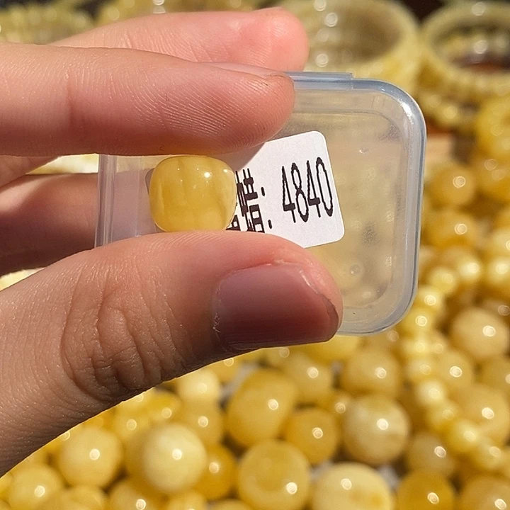 未镶嵌琥珀珠宝奇石4840