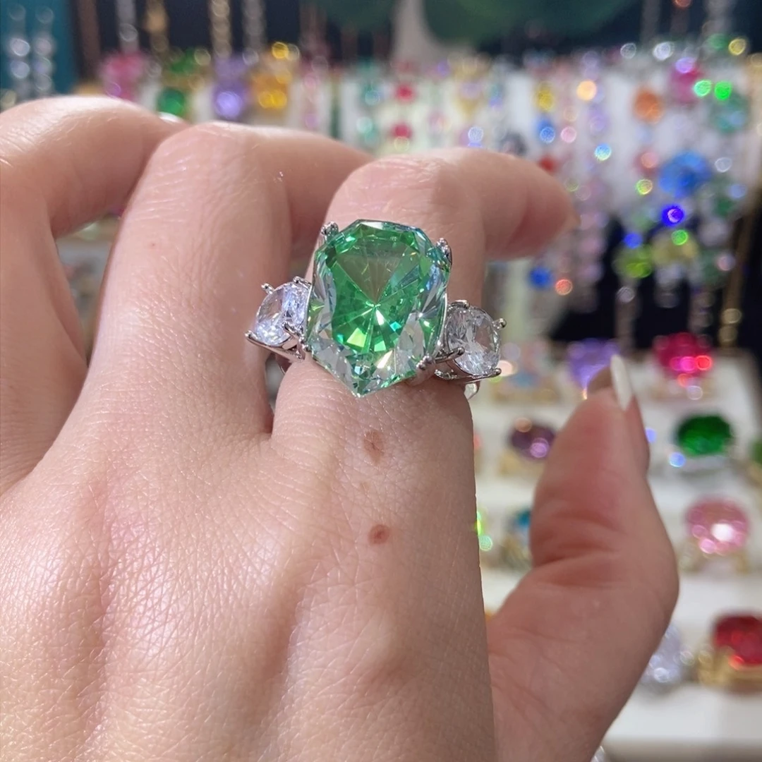 66锆石（处理）戒指