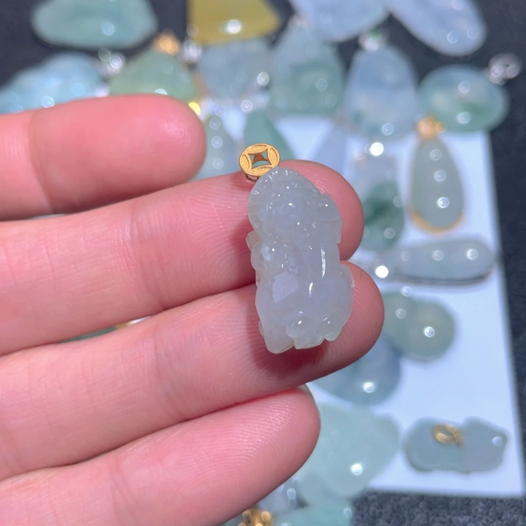 翡翠颈饰18K金镶嵌翡翠