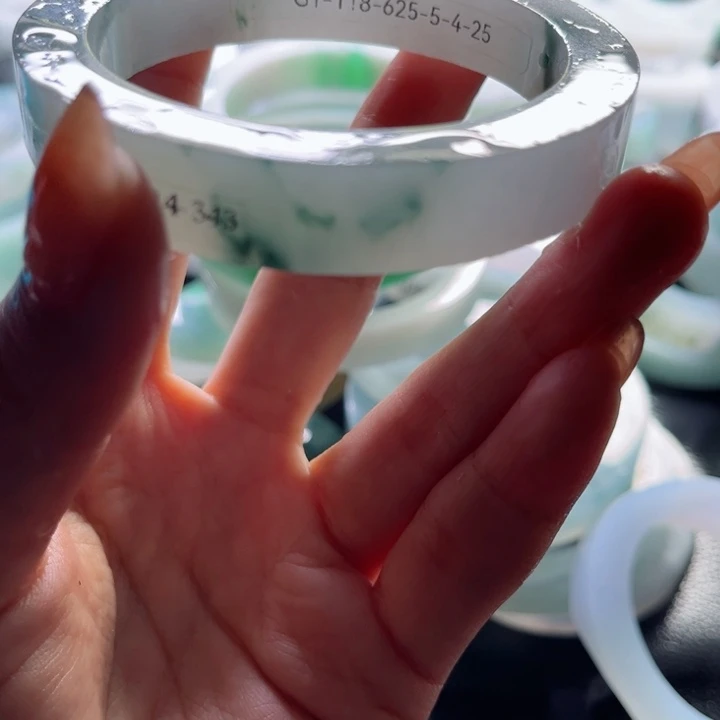 晨***玮定制翡翠未镶嵌正圈