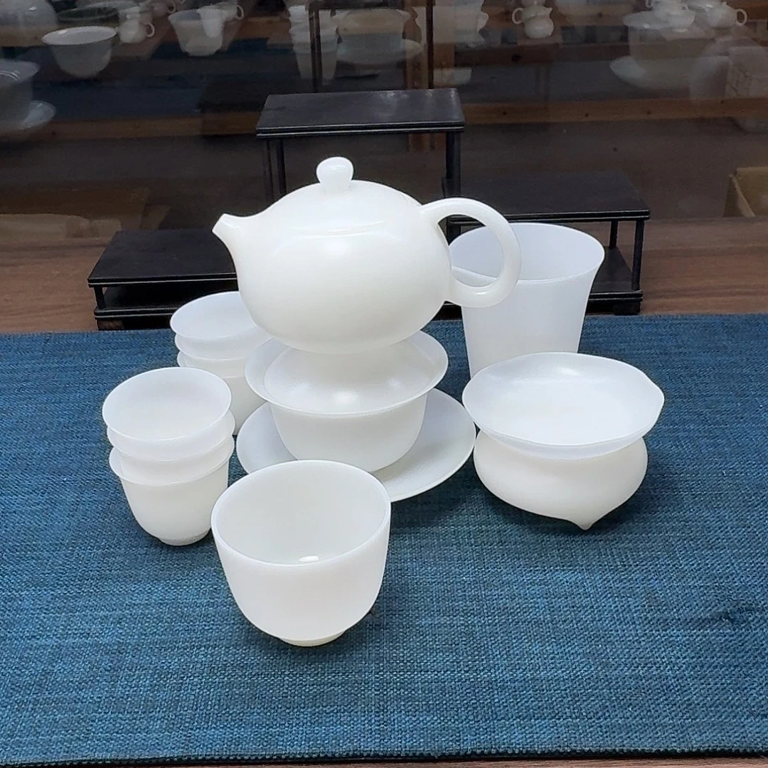 元宝素烧薄胎璞玉冰种