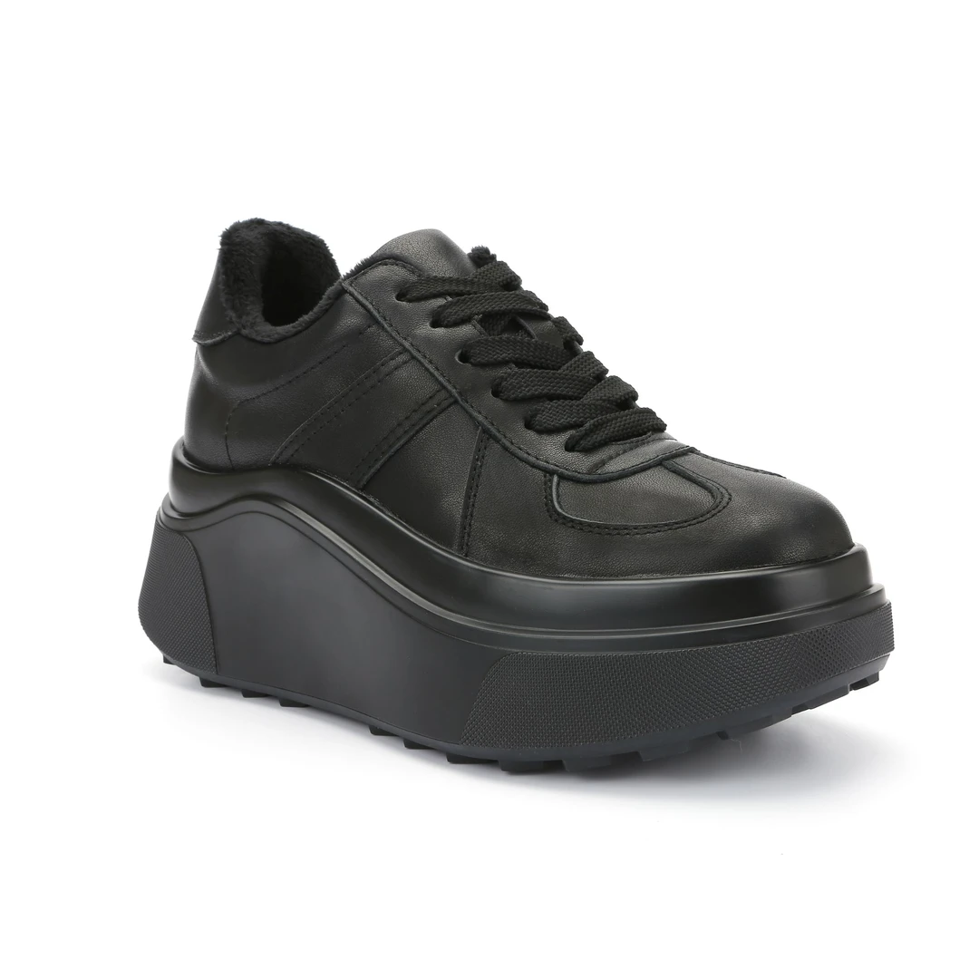 冬季厚底内增高小白鞋真皮头层牛皮松糕鞋子2025今年流行鞋子