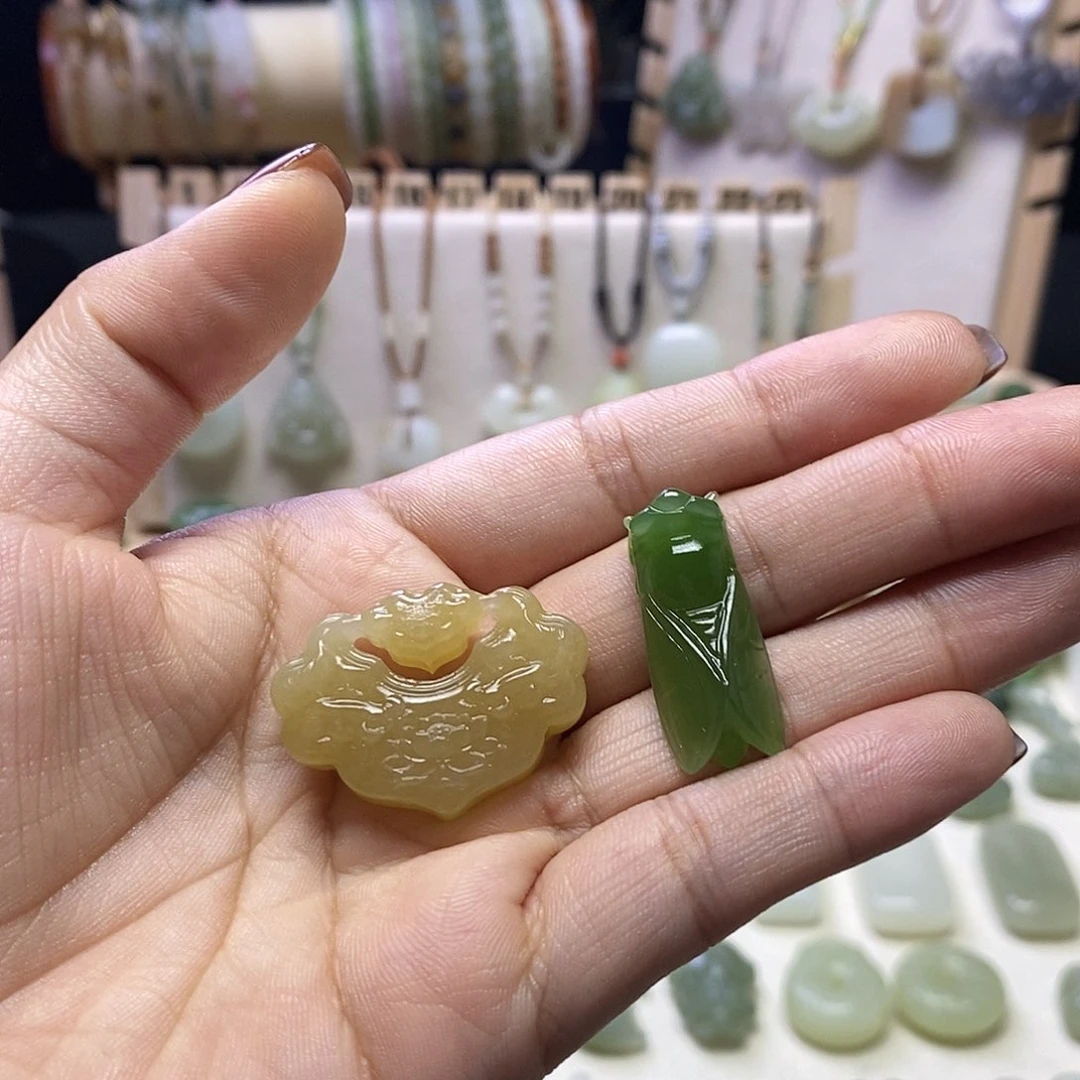 颈饰未镶嵌和田玉梧****雨
