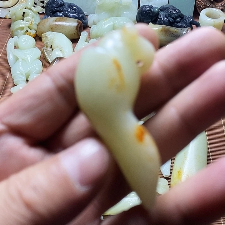 和田玉未镶嵌挂件