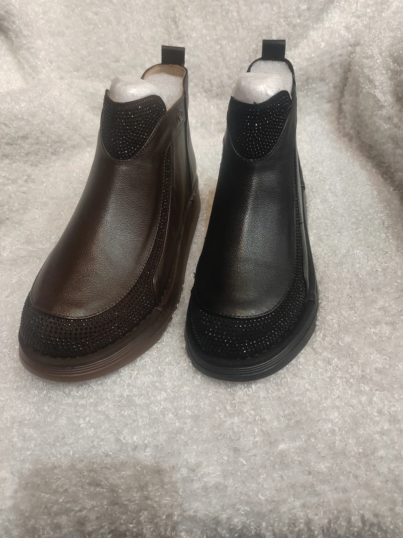 女士真皮新款平底鞋