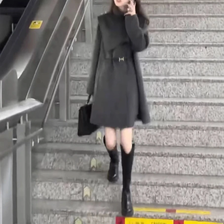 秋冬新款高级感呢子中长款外套斗篷毛呢大衣