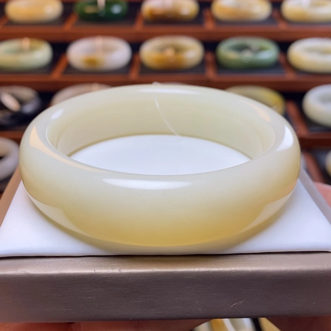 未镶嵌手镯和田玉（糖玉）61圈