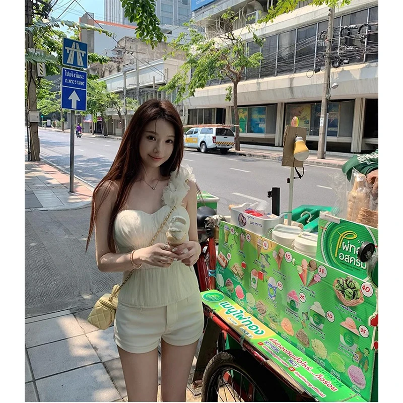 2025性感吊带背心女露肩气质纯欲斜肩抹胸上衣高腰直筒紧身热裤