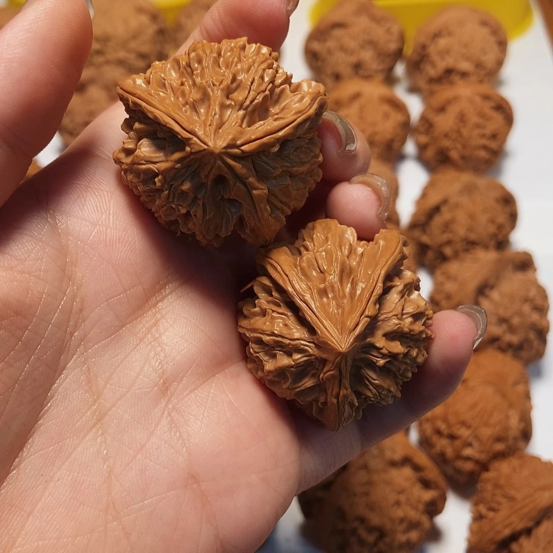 文玩核桃把件36血麒麟三棱
