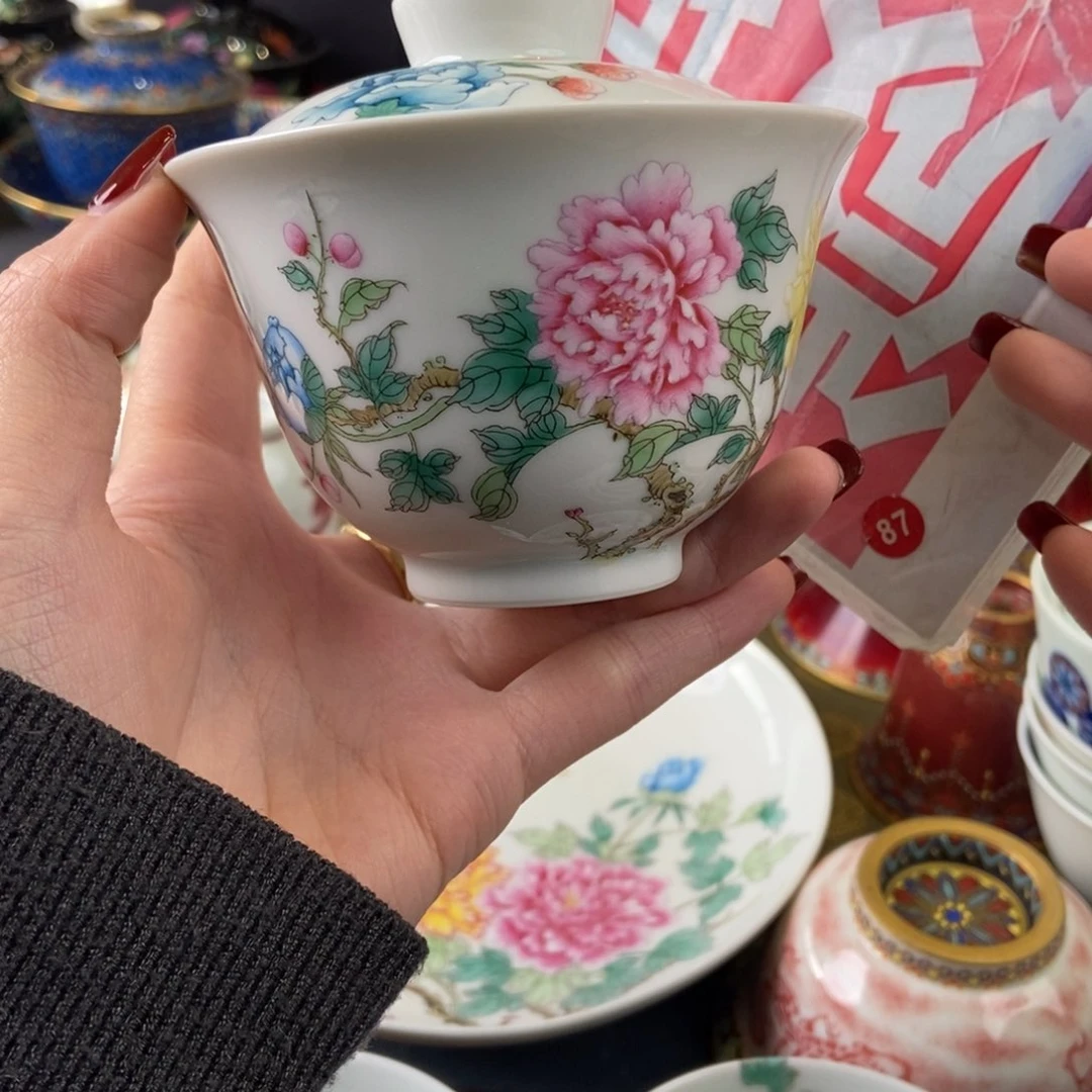 陶瓷艺术家的作品是一种