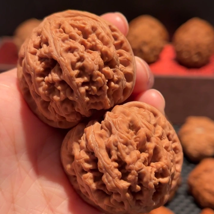 文玩核桃吊坠大粗筋