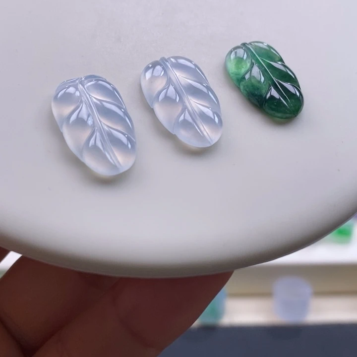 翡翠吊坠(不含链)未镶嵌翡翠树叶随机发一件