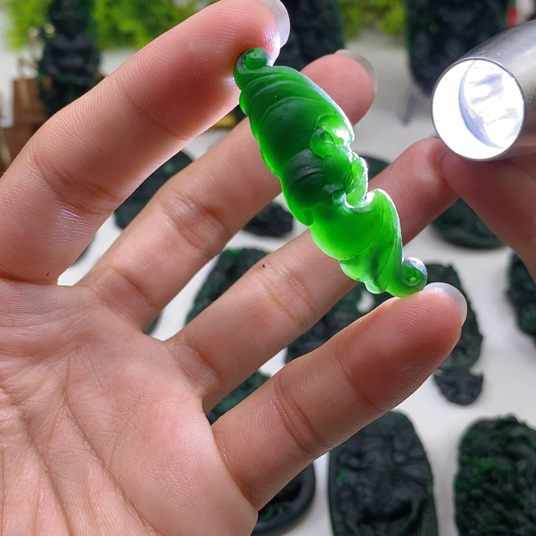 定制翡翠未镶嵌蝙蝠