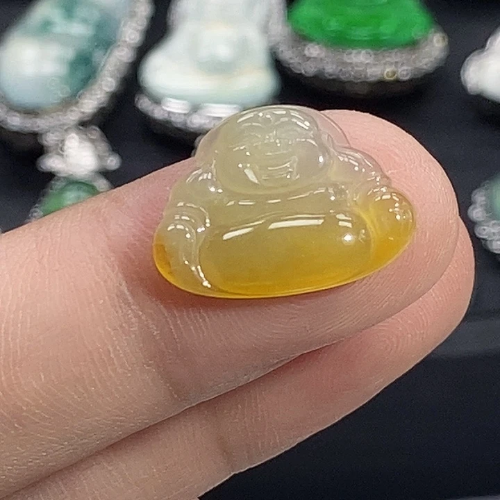 翡翠未镶嵌颈饰佛公