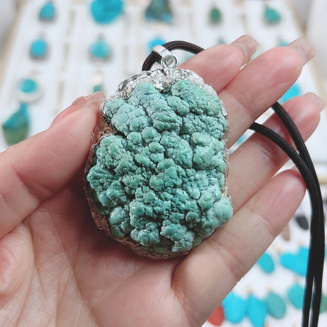 绿松石颈饰未镶嵌