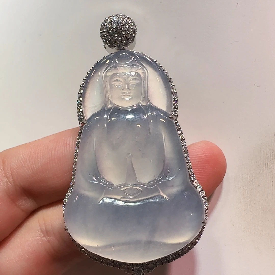 翡翠18K金镶嵌颈饰吊坠