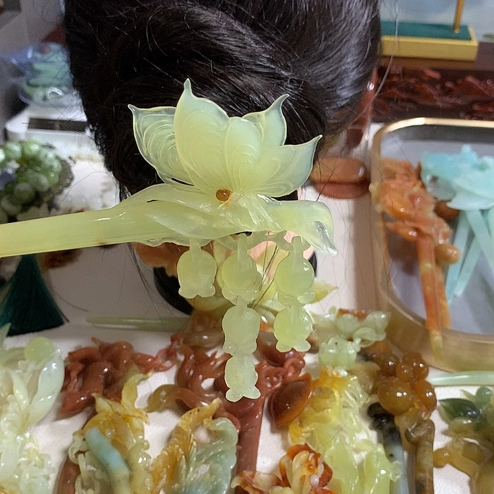 蛇纹石玉合金百合