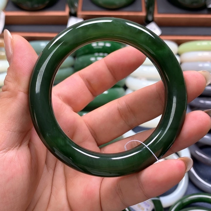 【闪购商品】未镶嵌手镯和田玉（碧玉）