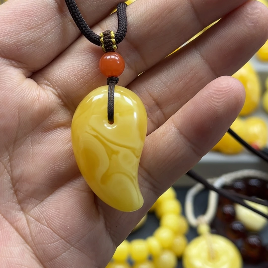 蜜蜡未镶嵌珠宝奇石