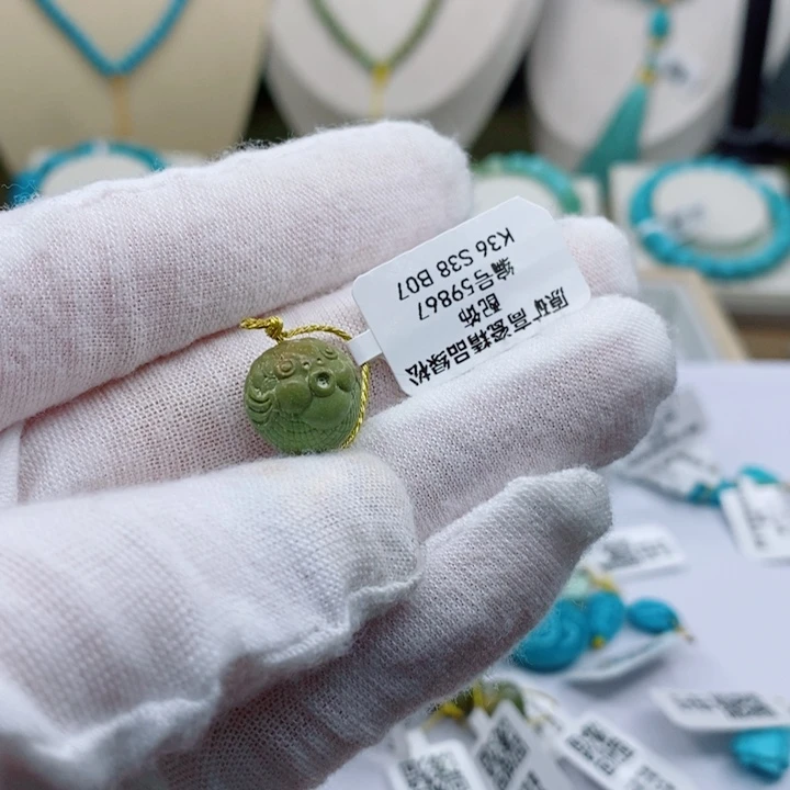 绿松石未镶嵌珠宝奇石