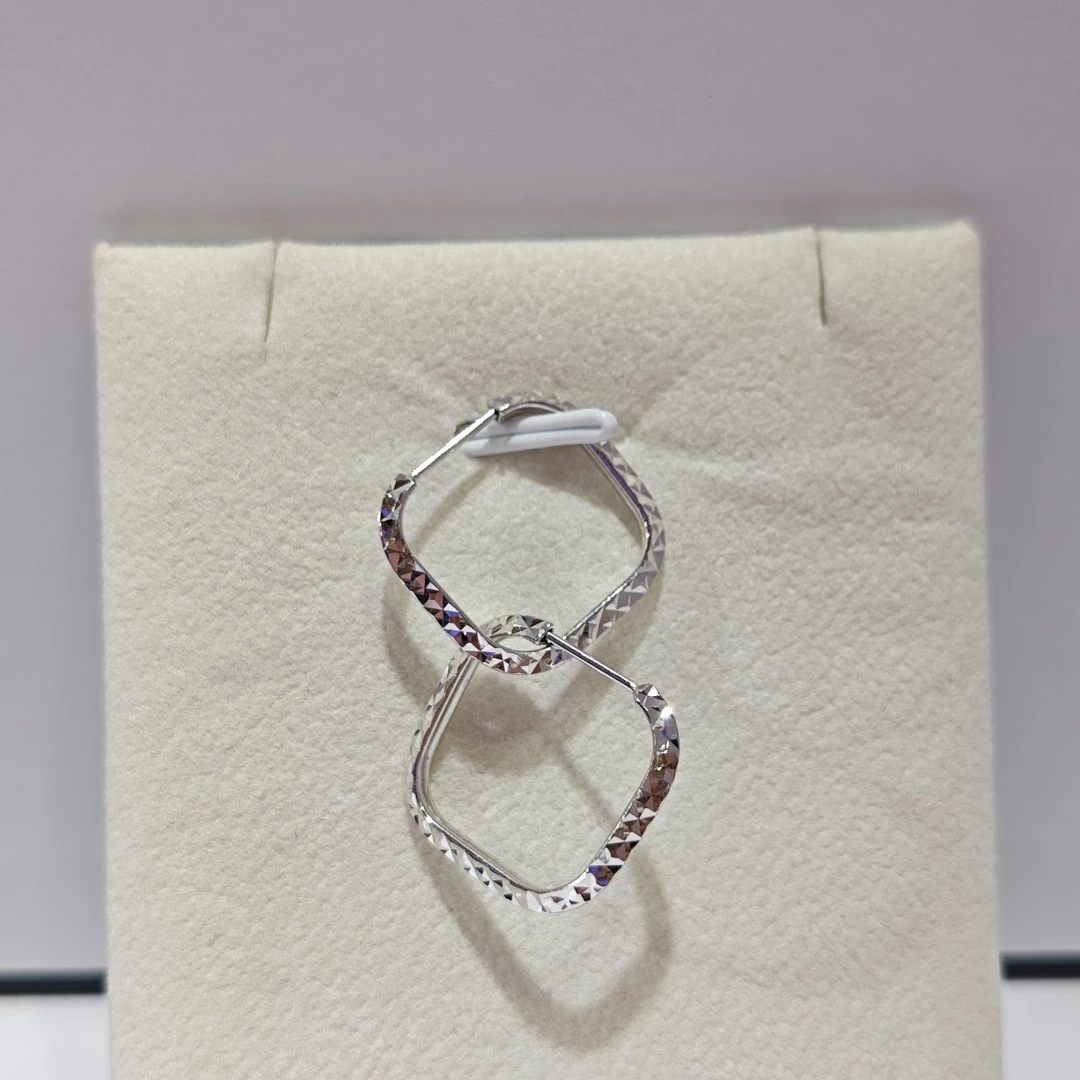 PT950 铂金耳饰满天星耳圈 直径约15.6mm 厚2.2mm  N 22266