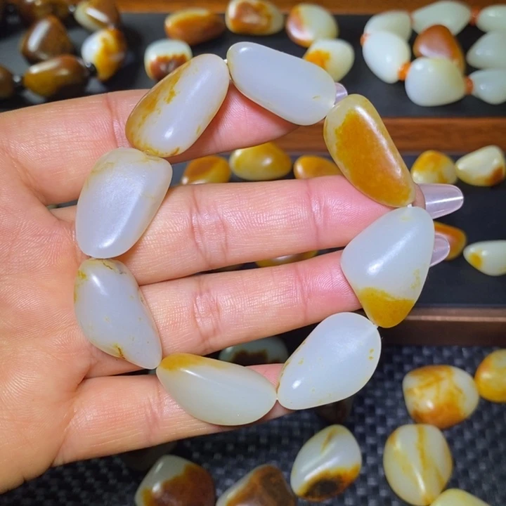 和田玉未镶嵌手串