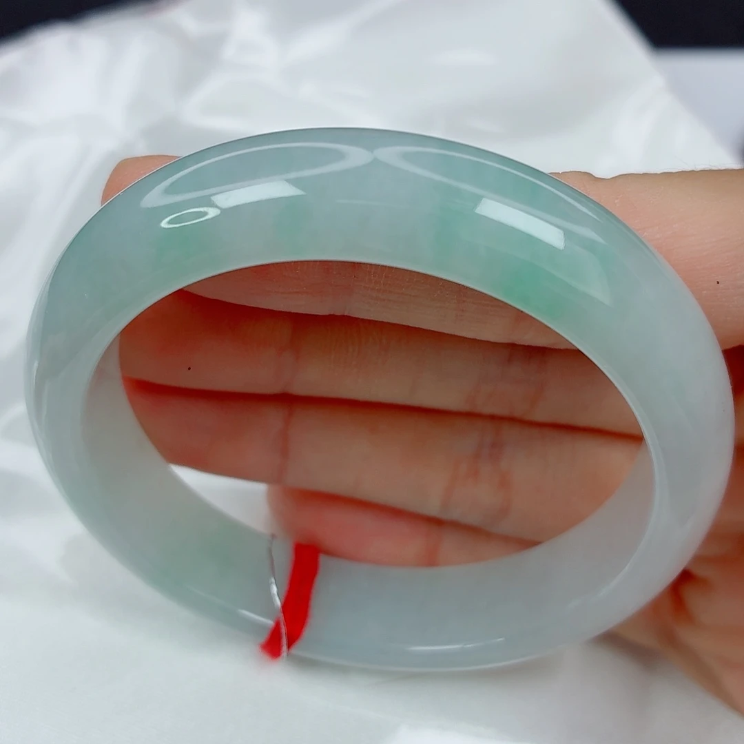 翡翠未镶嵌手镯54.6正圈，小清新，润感好