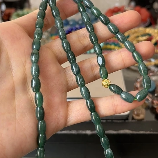 翡翠手链未镶嵌矿坑