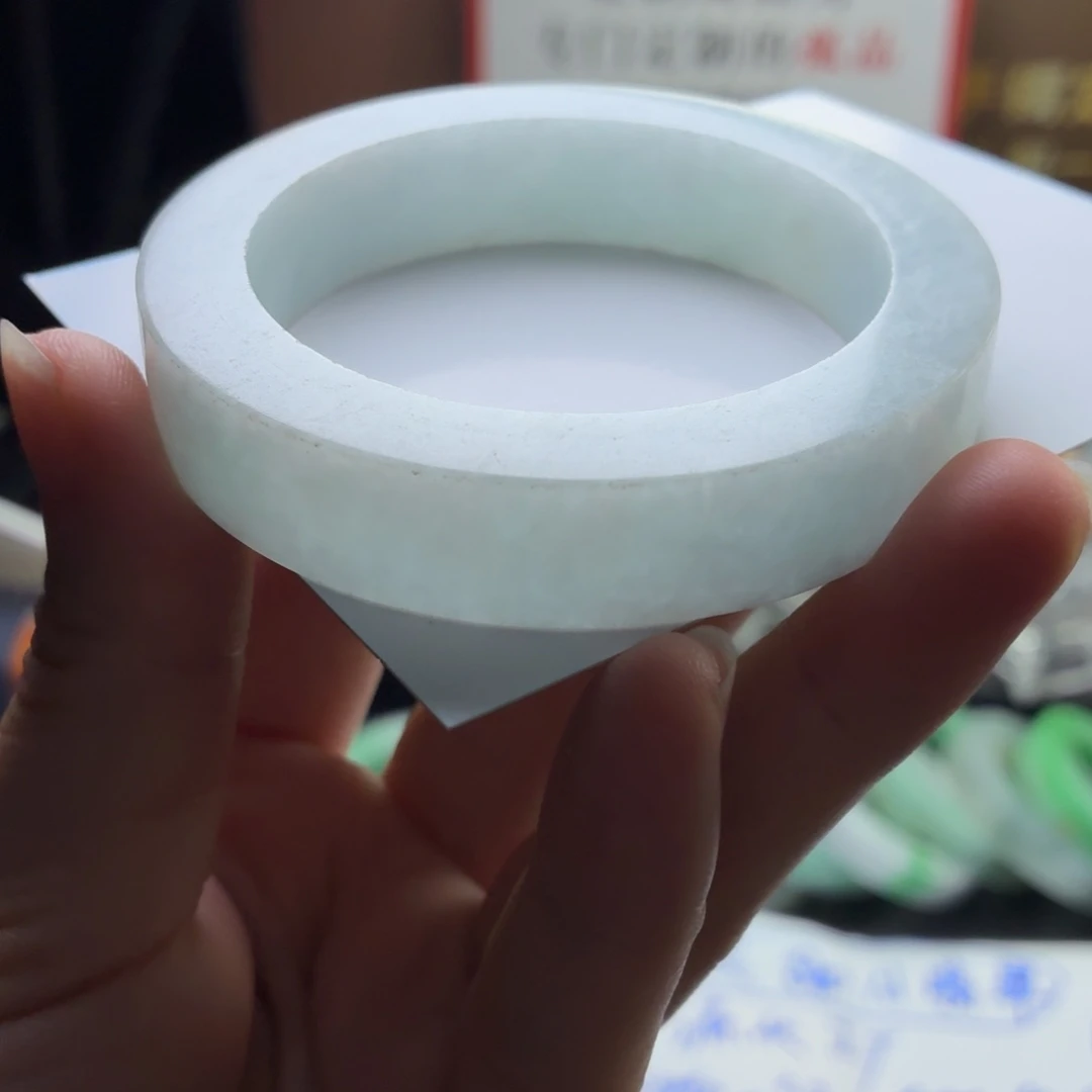 定制翡翠未镶嵌翡翠手镯多样性发一