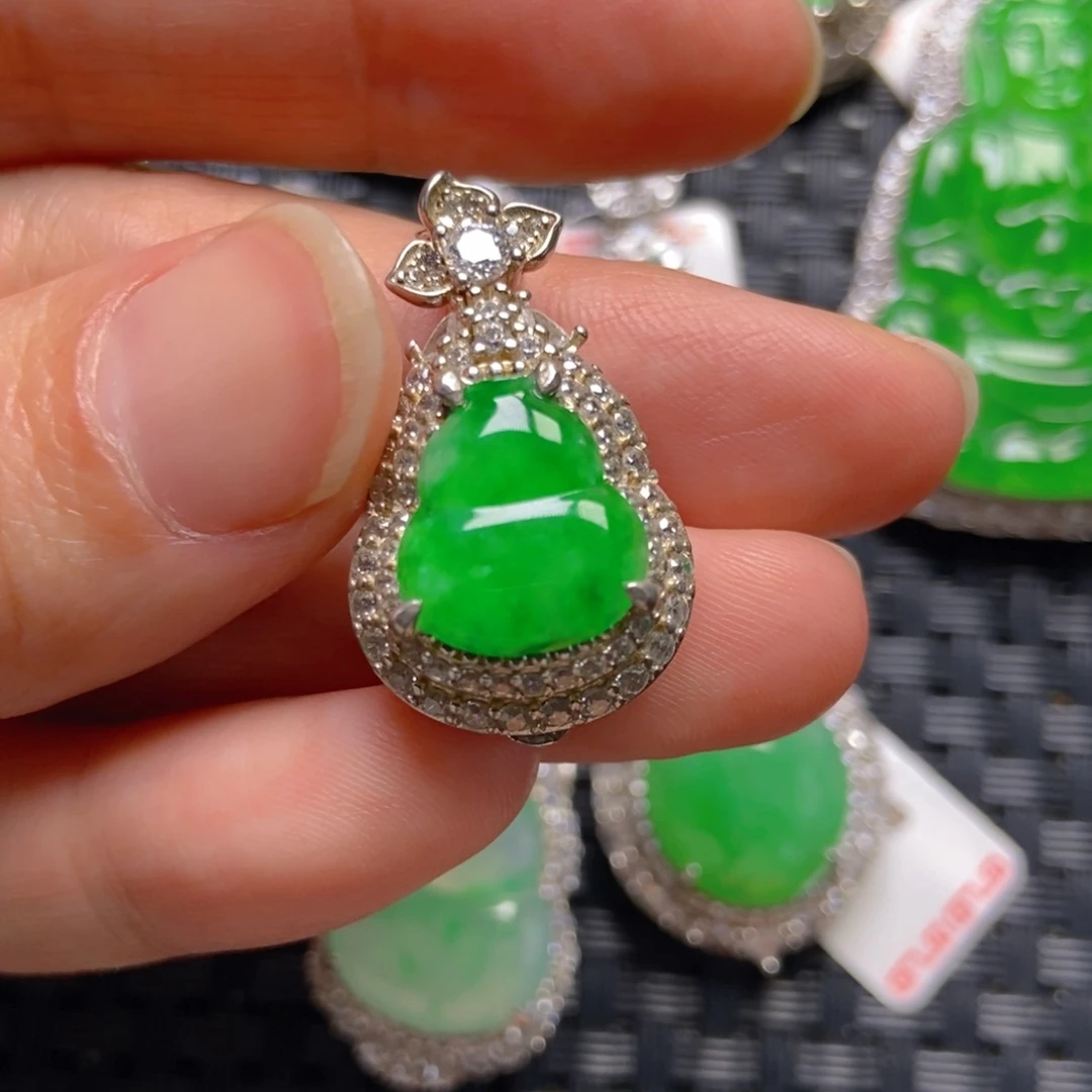 翡翠银S925镶嵌颈饰葫芦吊坠