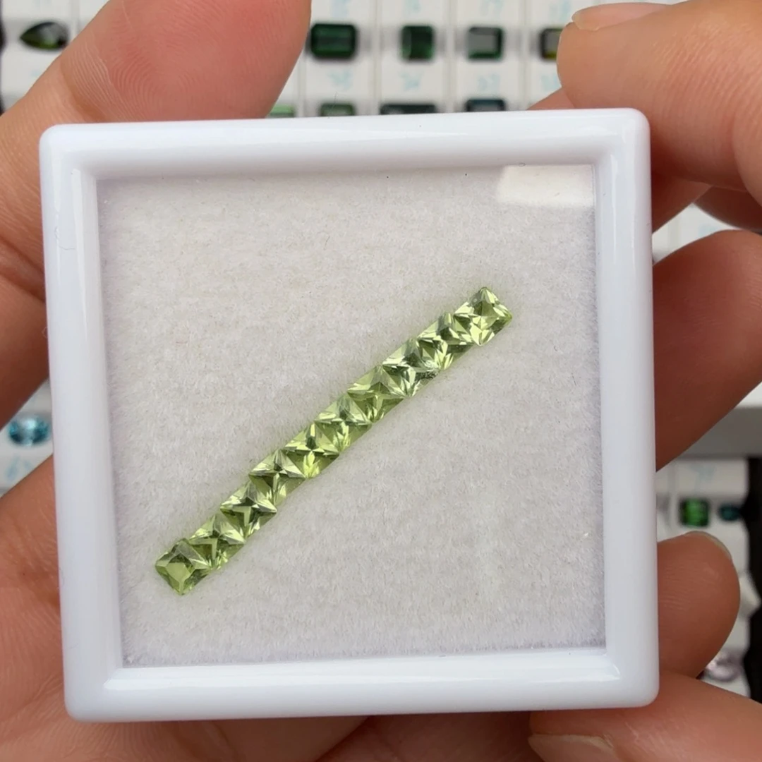 未镶嵌橄榄石笔搁天然方3*3mm10颗