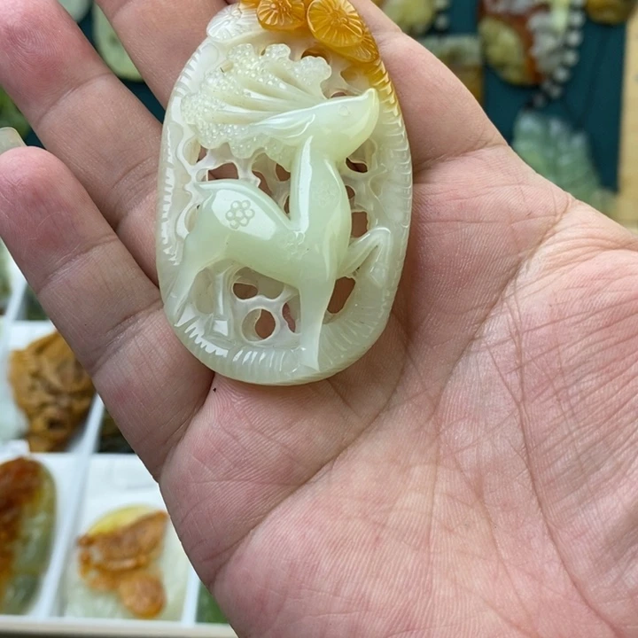 蛇纹石玉未镶嵌颈饰
