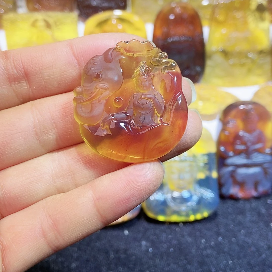 琥珀颈饰未镶嵌普贤菩萨